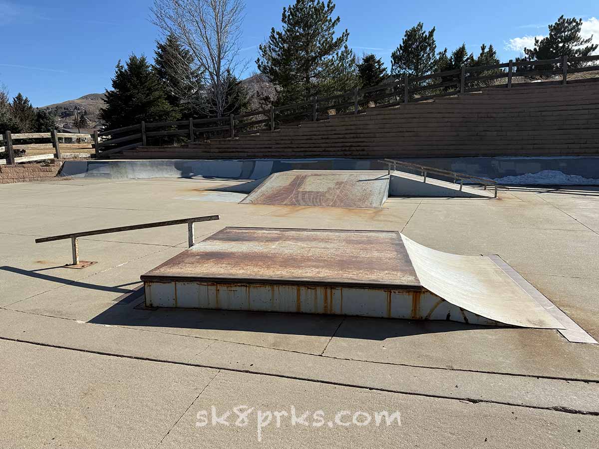 Golden Heights Skatepark ledge with down rail