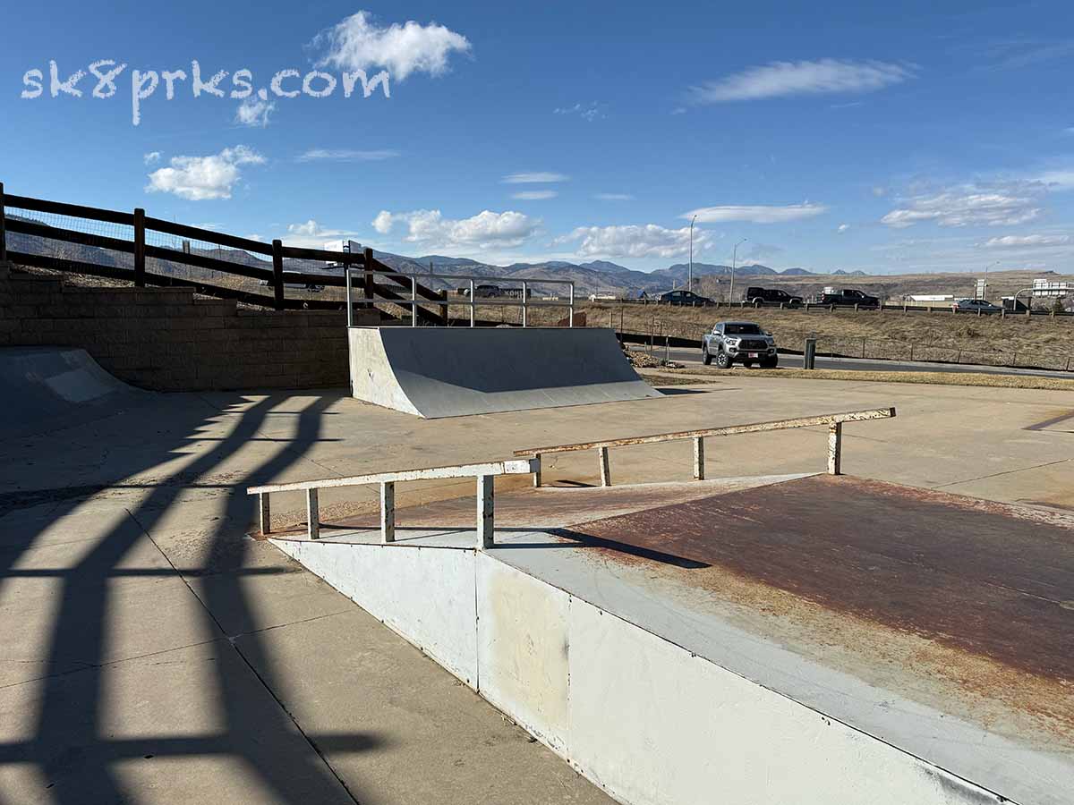 Golden Heights Skatepark fun box down rails