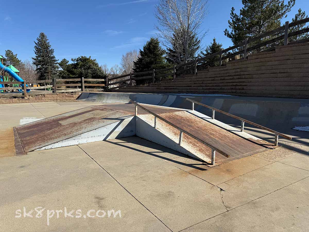 Golden Heights Skatepark fun box with down rails