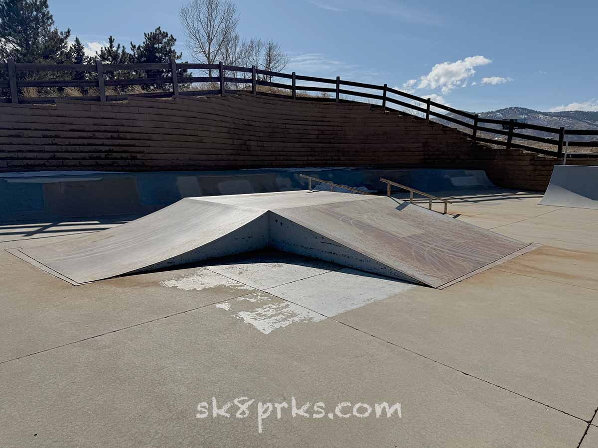 Golden Heights Skatepark fun box