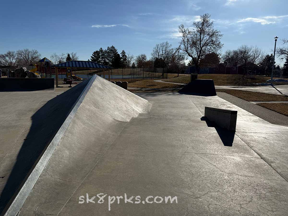 Kings Mill Skatepark long steps, rail/block and pyramid bank