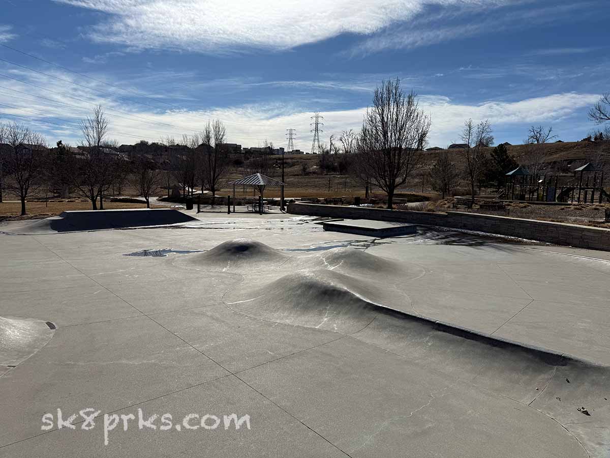 Skyline Park Skatepark mini spine and nubs