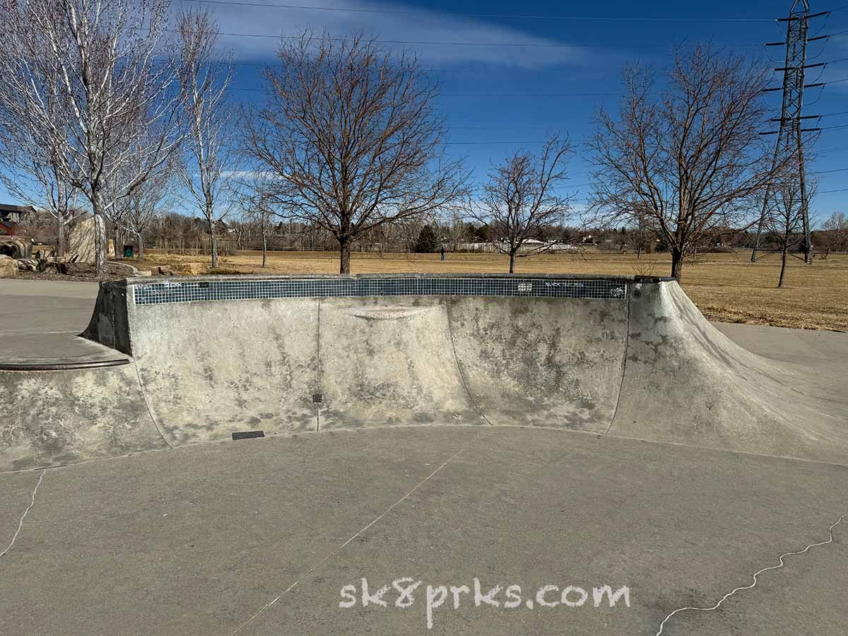 Skyline Park Skatepark mini pool coping wall