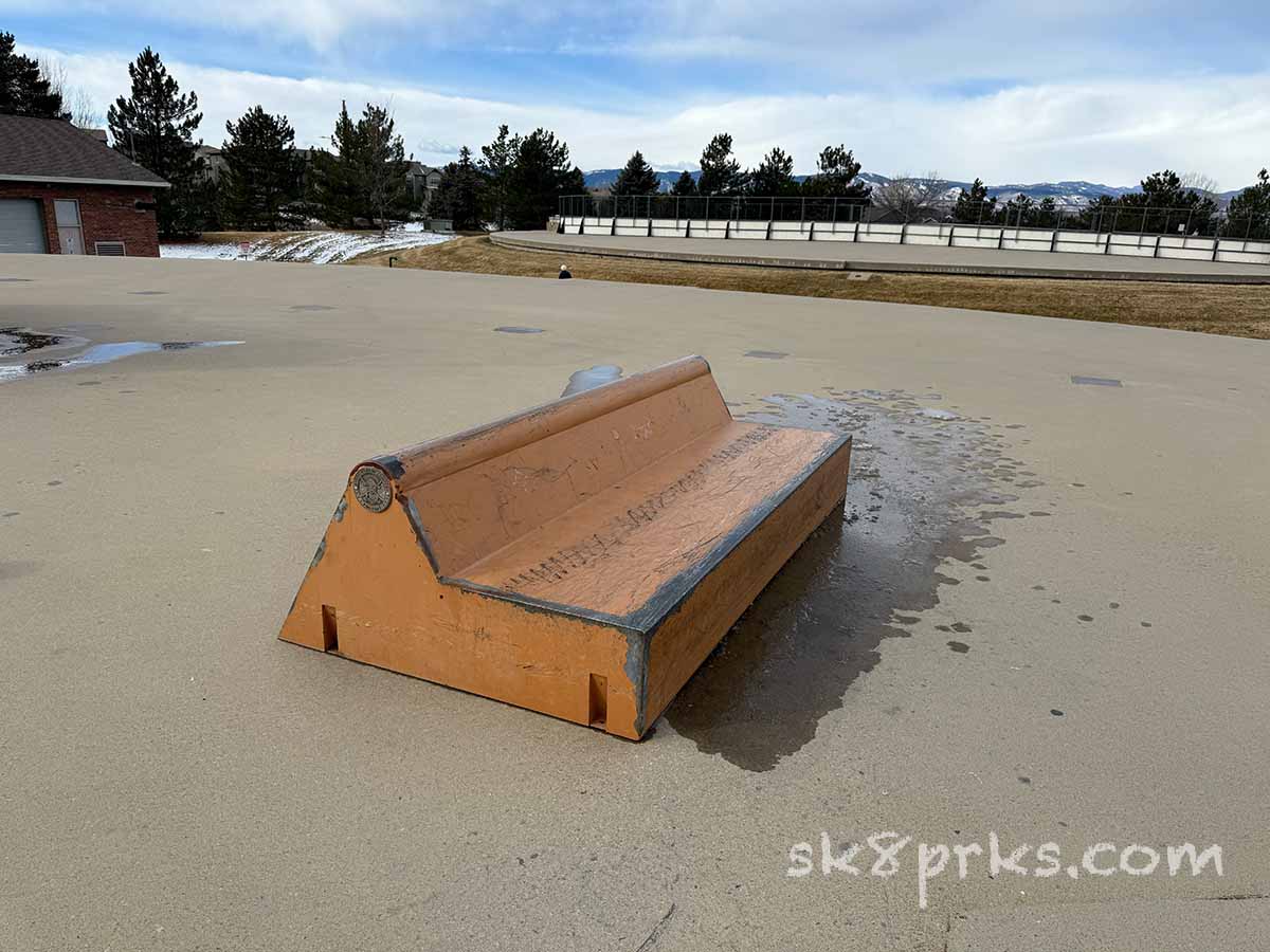 Tanks Skatepark wallie bench front view